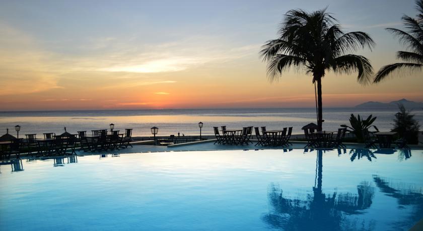 Centara Sandy Beach Resort Danang Centara Sandy Beach Resort Danang